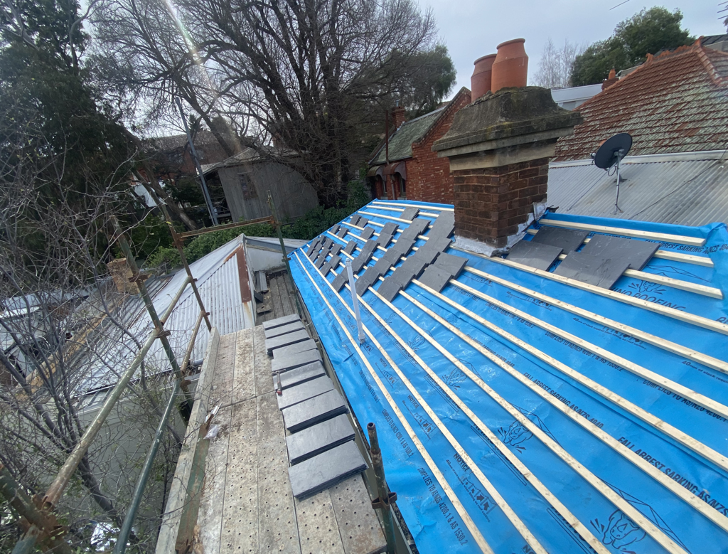 Roof replacement in Melbourne 